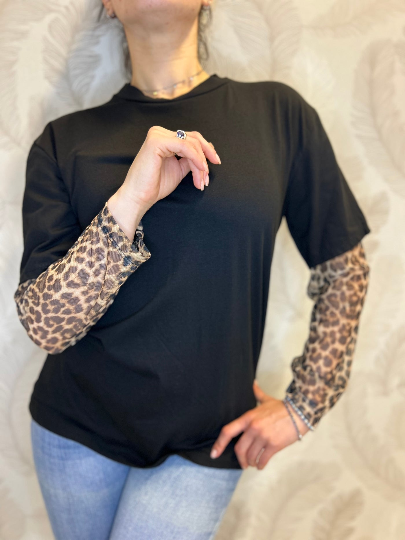 T-shirt pizzo leopardato